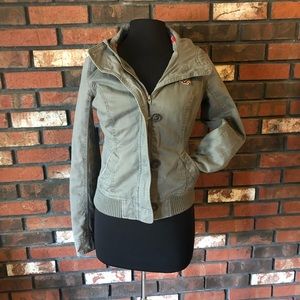 Hollister jacket in great shape sz medium